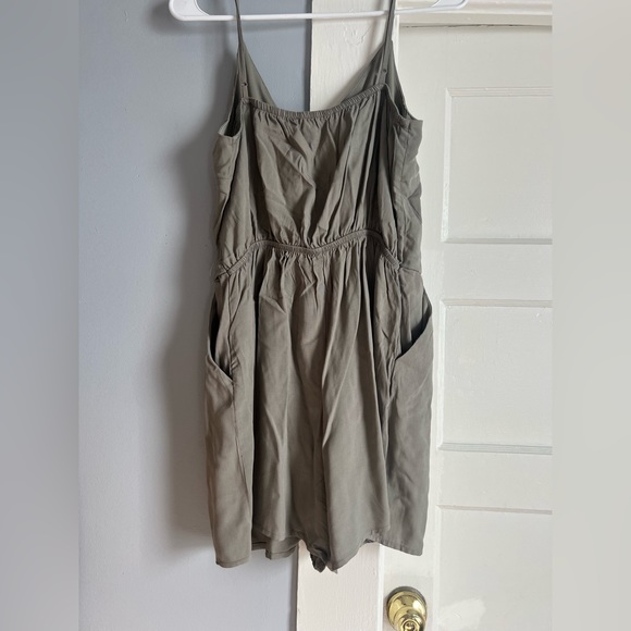 We <3 Clothing Medium Romper - Picture 2 of 3